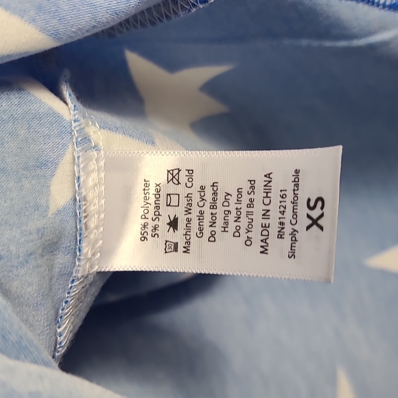 LULAROE Amber Hoodie Patriotic Blue and Red Star And Stripe Sweatshirt Size XS - Picture 3 of 16